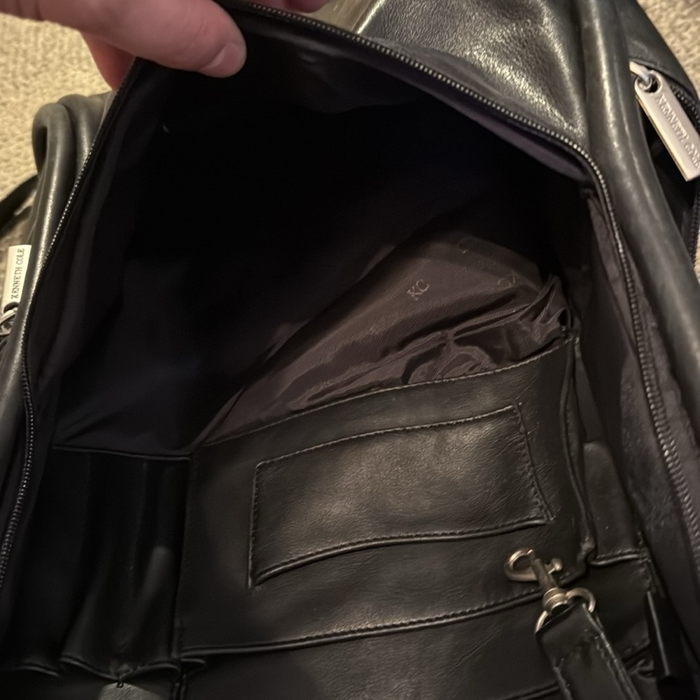 Vintage Kenneth Cole Black Leather Backpack with Silver Accents Unisex * - Picture 8 of 13